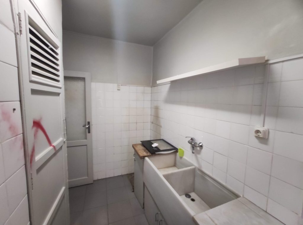 Cocina antigua antes de la reforma integral de la vivienda