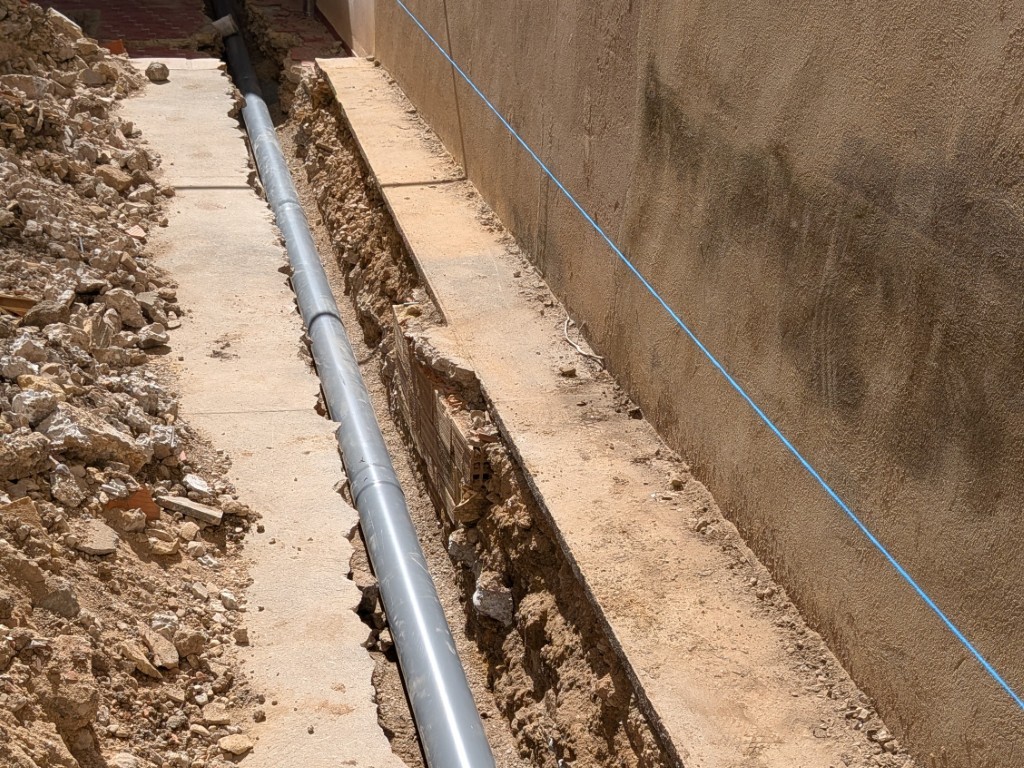 Canalización de vivienda en Oliveral durante los trabajos