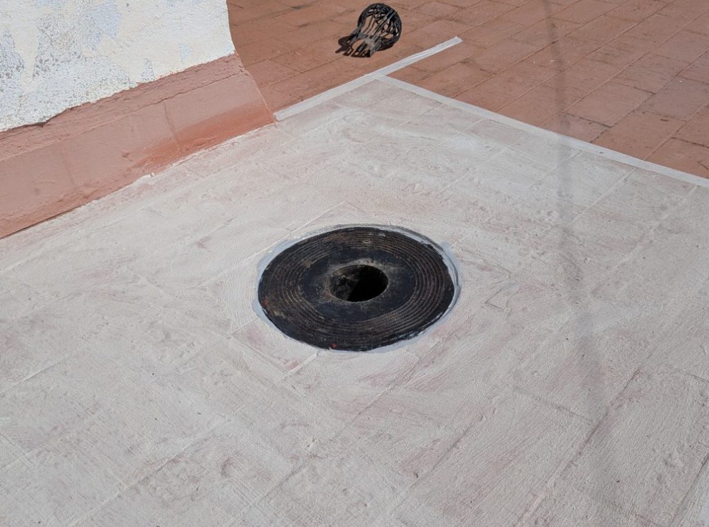 Impermeabilización de desagüe de cubierta de azotea en Mislata