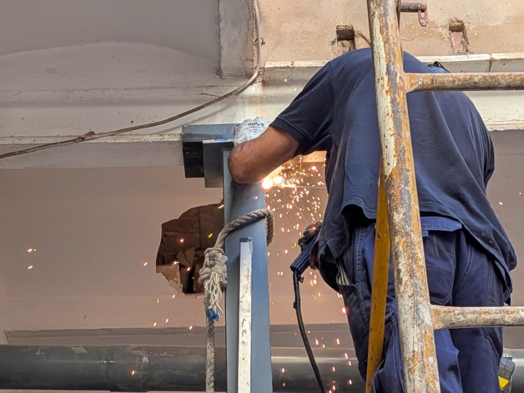 Trabajos de refuerzo estructural en vivienda de Castellar Oliveral