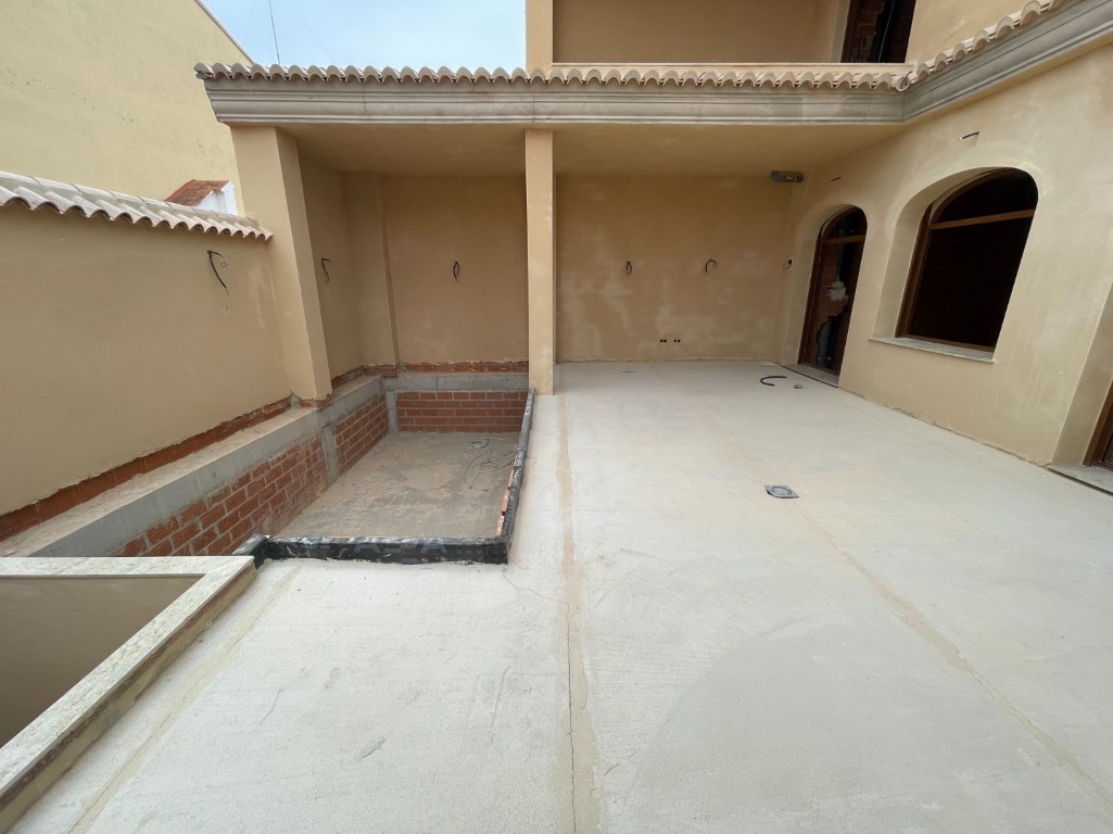 Rehabilitación de vivienda con piscina en Burjassot