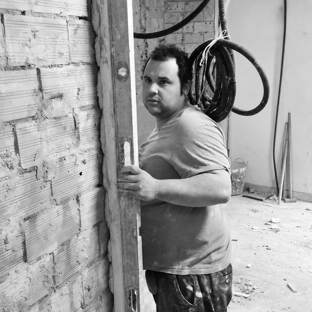 Edison Zapata trabajando en una reforma en 2014